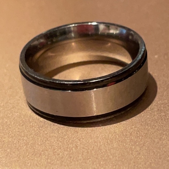 Stainless Steel Ring Size 8 - Picture 2 of 6